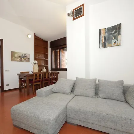 Apartment Red House