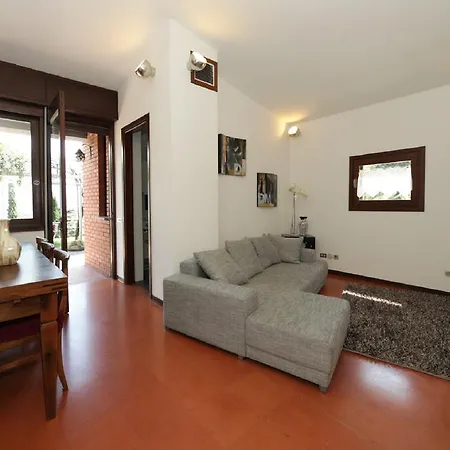 Red House * Cremia
