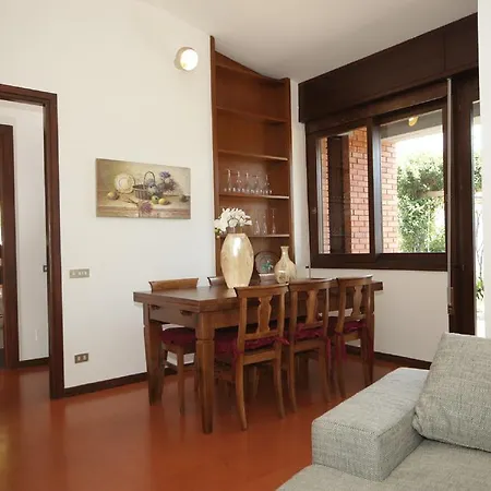 Red House * Cremia